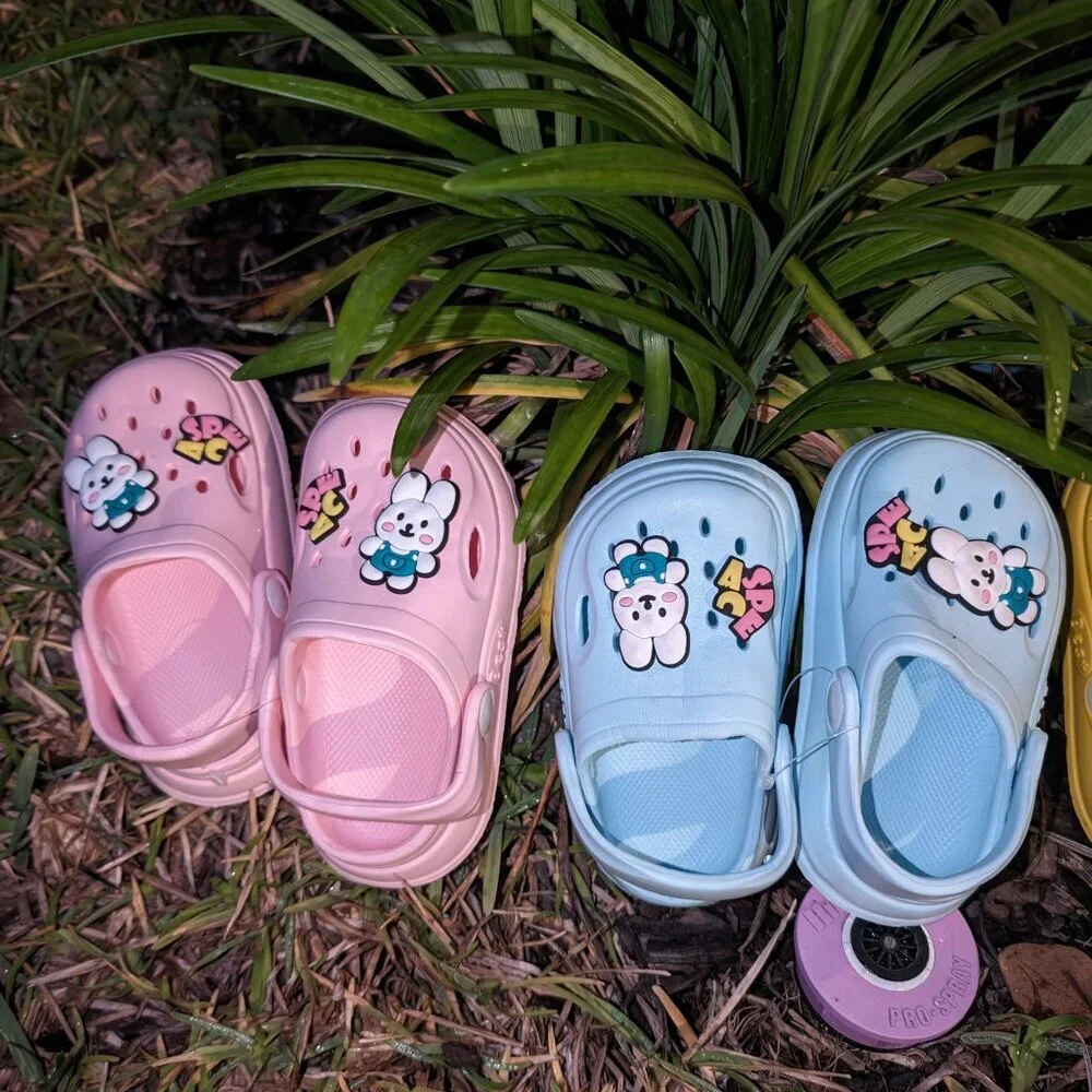 NWT Kids Cute Bunny Clogs Unisex Crocs Nonslip sandals (Size:12 Months-5 Years)
